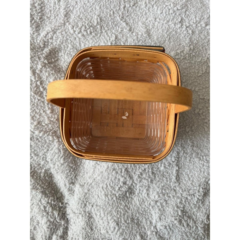 Longaberger‎ 2001 All American Strawberry Basket - Picture 2 of 7